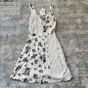 ‼️ Cream Dress with Blue Floral Pattern ‼️